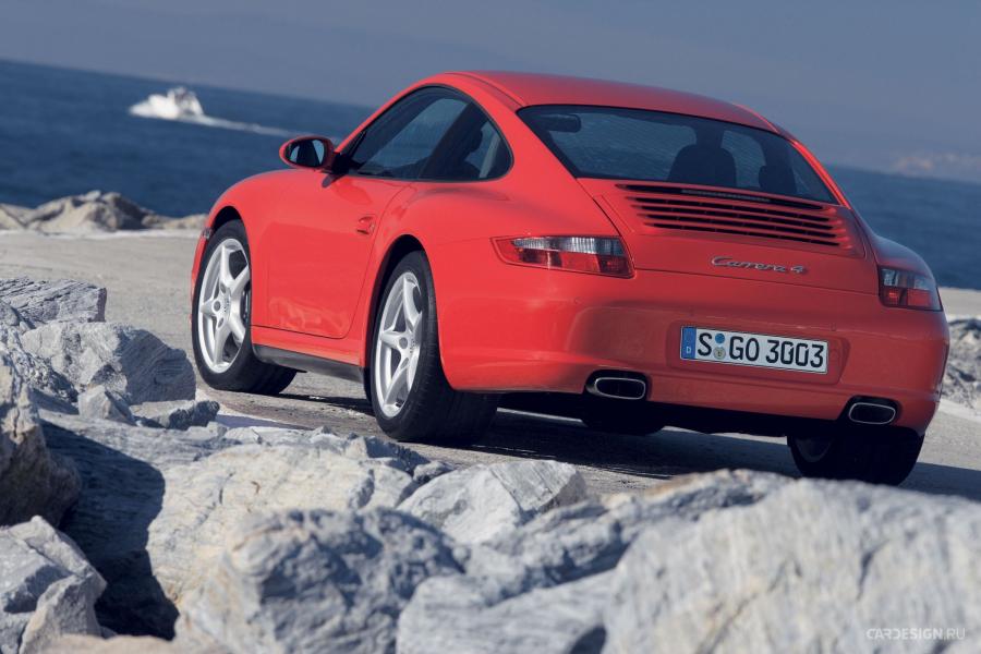  Porsche 911 Carrera 4 2005 года  (фото 13 из 18)